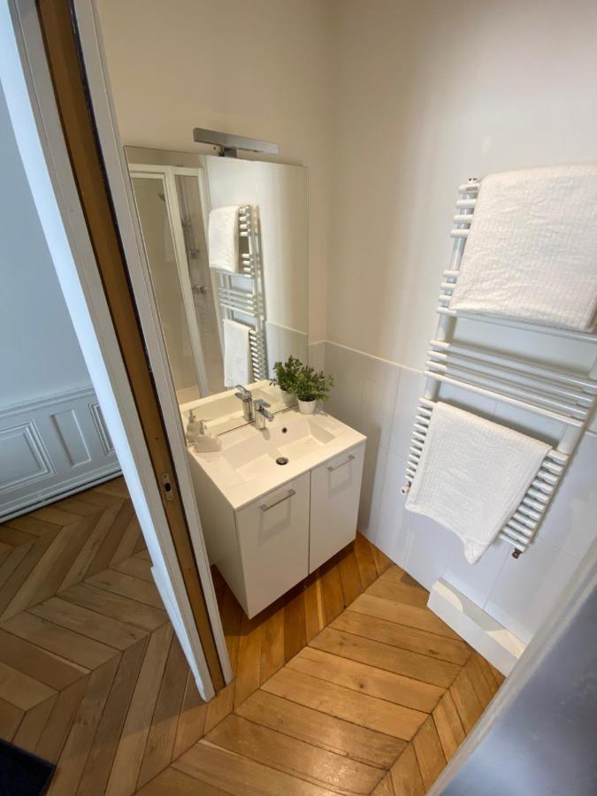 Beautiful 3br In Center Apartment *